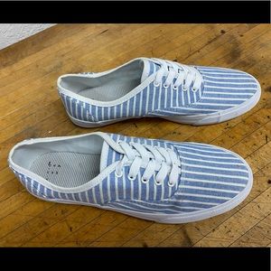 Striped canvas shoes